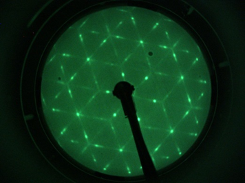 LiNbO3 (0001) - Mg - T2 - LEED Pattern 85 eV