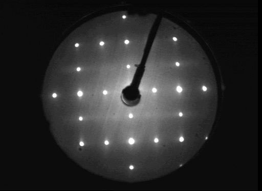Si (001) Structure: 1x1  - LEED Pattern
