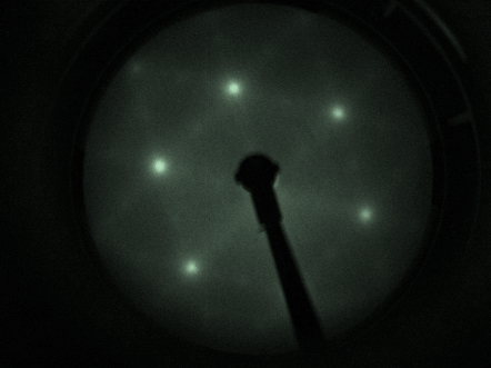 Ti / AlN / Si (100) - LEED Pattern 110 eV